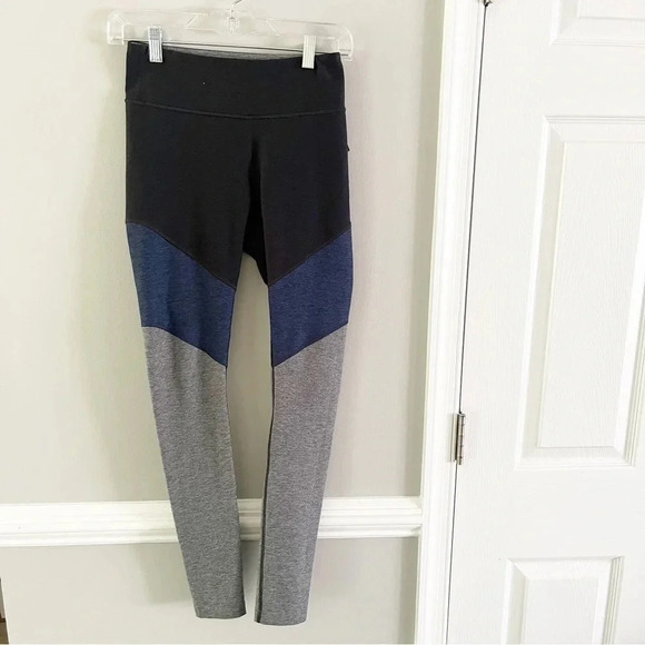 NWOT Outdoor Voices Spring Tri-Tone Color-block Blue 7/8 Leggings - Picture 1 of 4